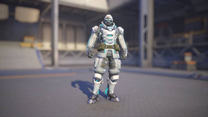 Soldier: 76 models his Alpine: 76 skin in Overwatch 2.