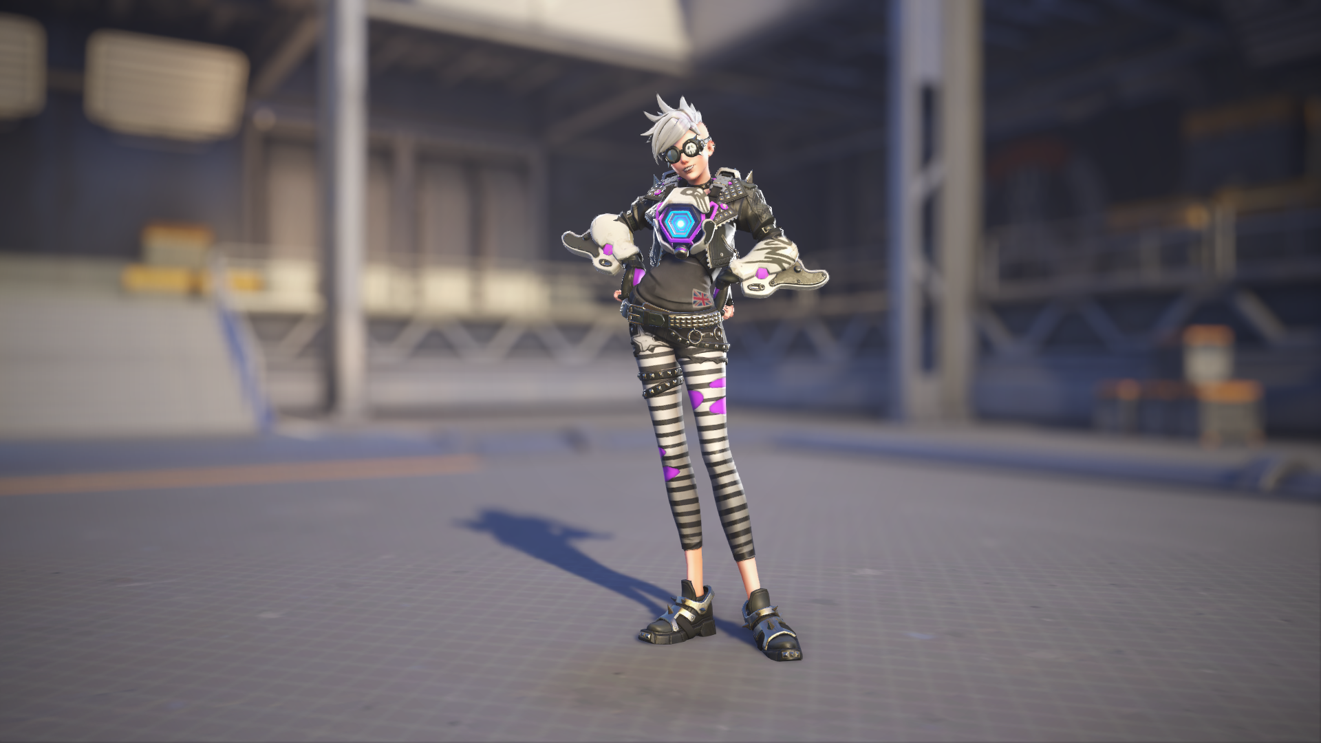 Tracer models her Ultraviolet skin in Overwatch 2.