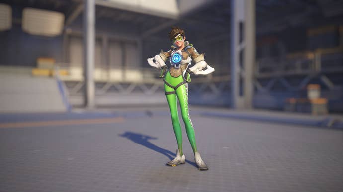 Tracer models her Neon Green skin in Overwatch 2.