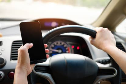 UK government to make all use of mobile phones while driving illegal