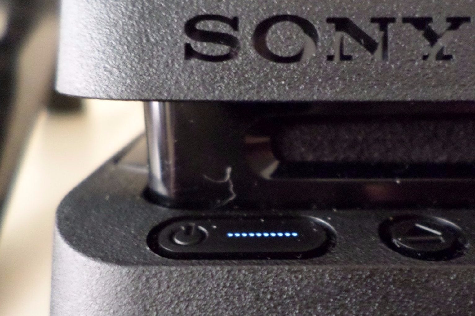 PS4 Slim prijs en release aangekondigd