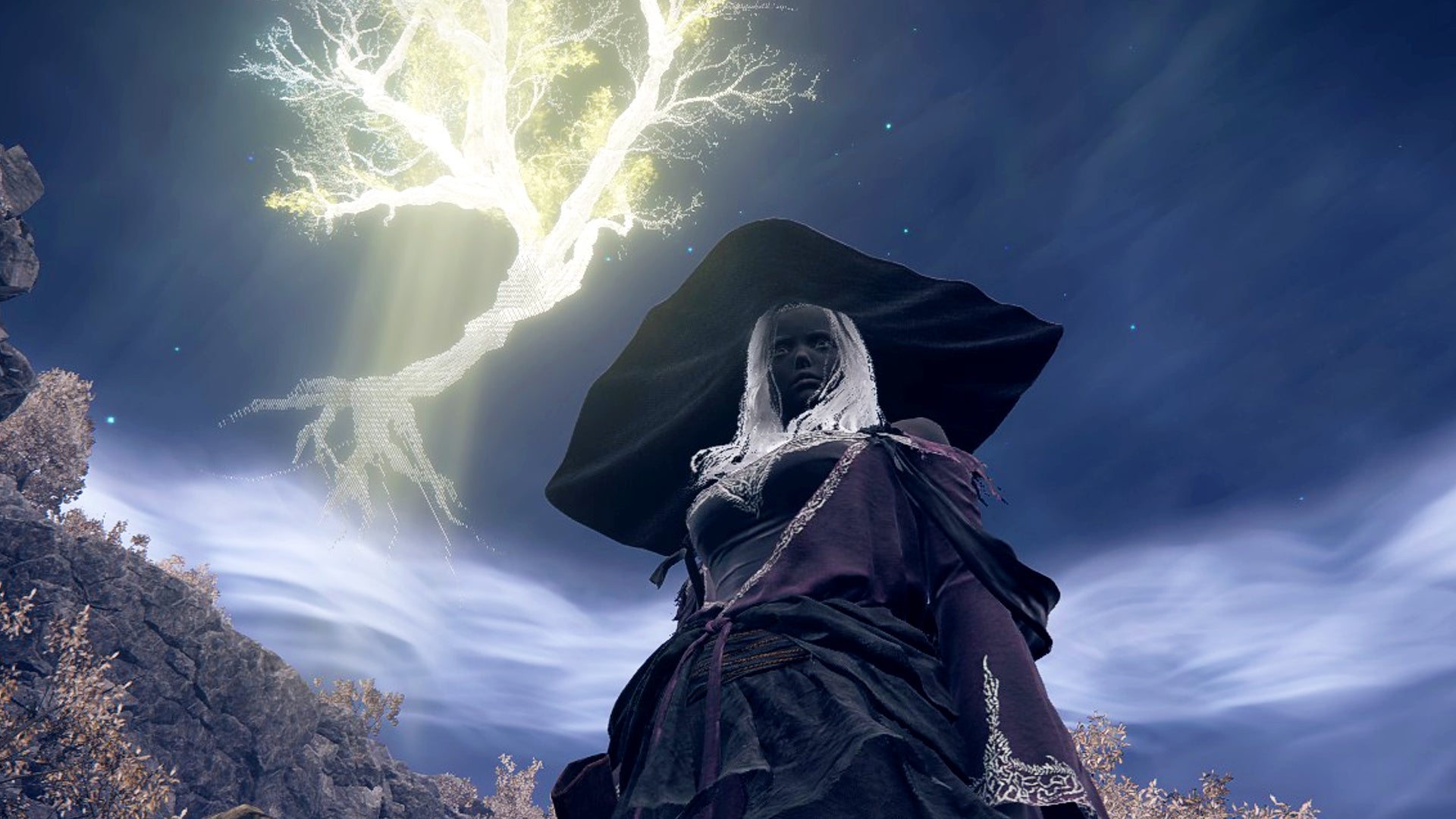 Recluse stands under a dark sky and a growing Erdtree in Elden Ring: Nightreign. - 9