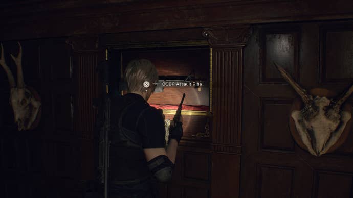 Leon Kennedy lighting up the CQBR assault rifle with a flashlight in Resident Evil 4