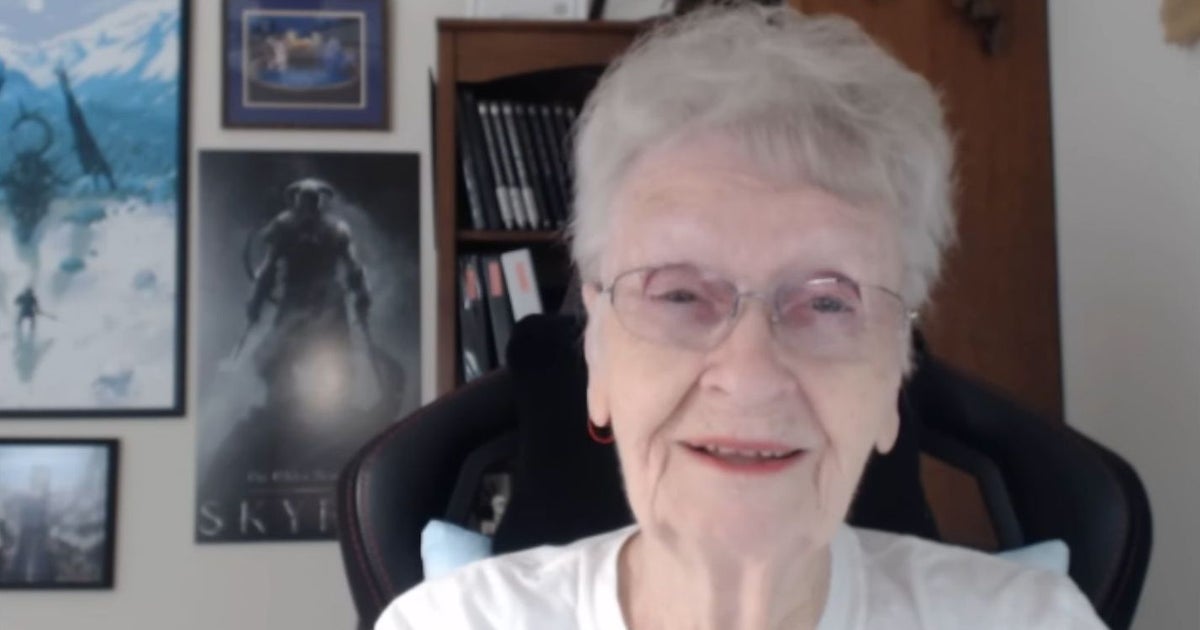 Shirley Curry smiling