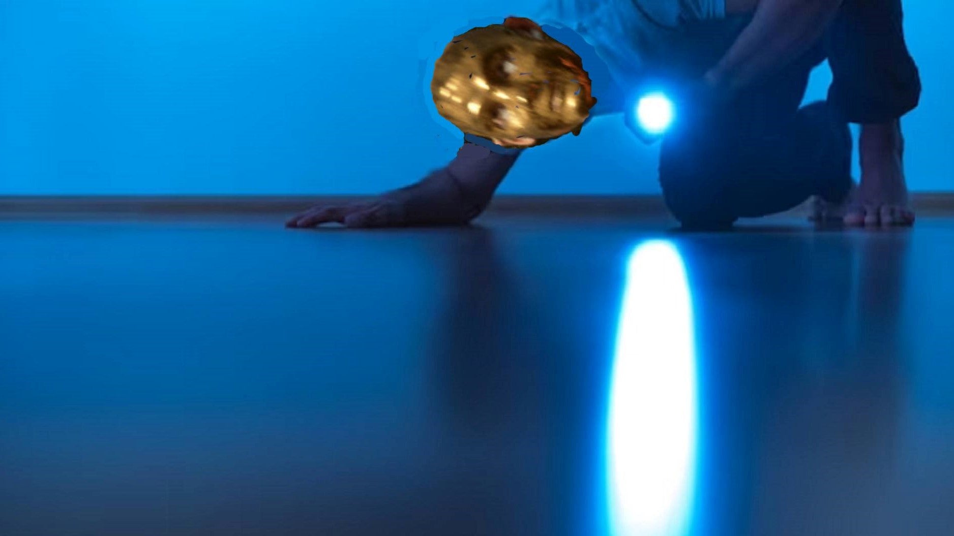 Custom header for Sons of the Forest flashlight guide