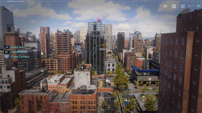 spider-man 2 photography gadget screen for taking a photograph.