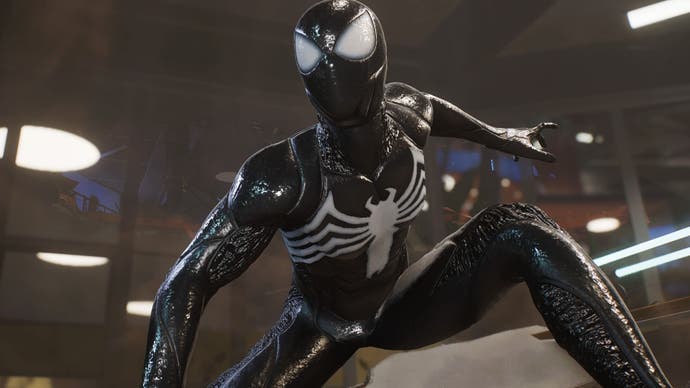 spider-man 2 symbiote peter parker crouching