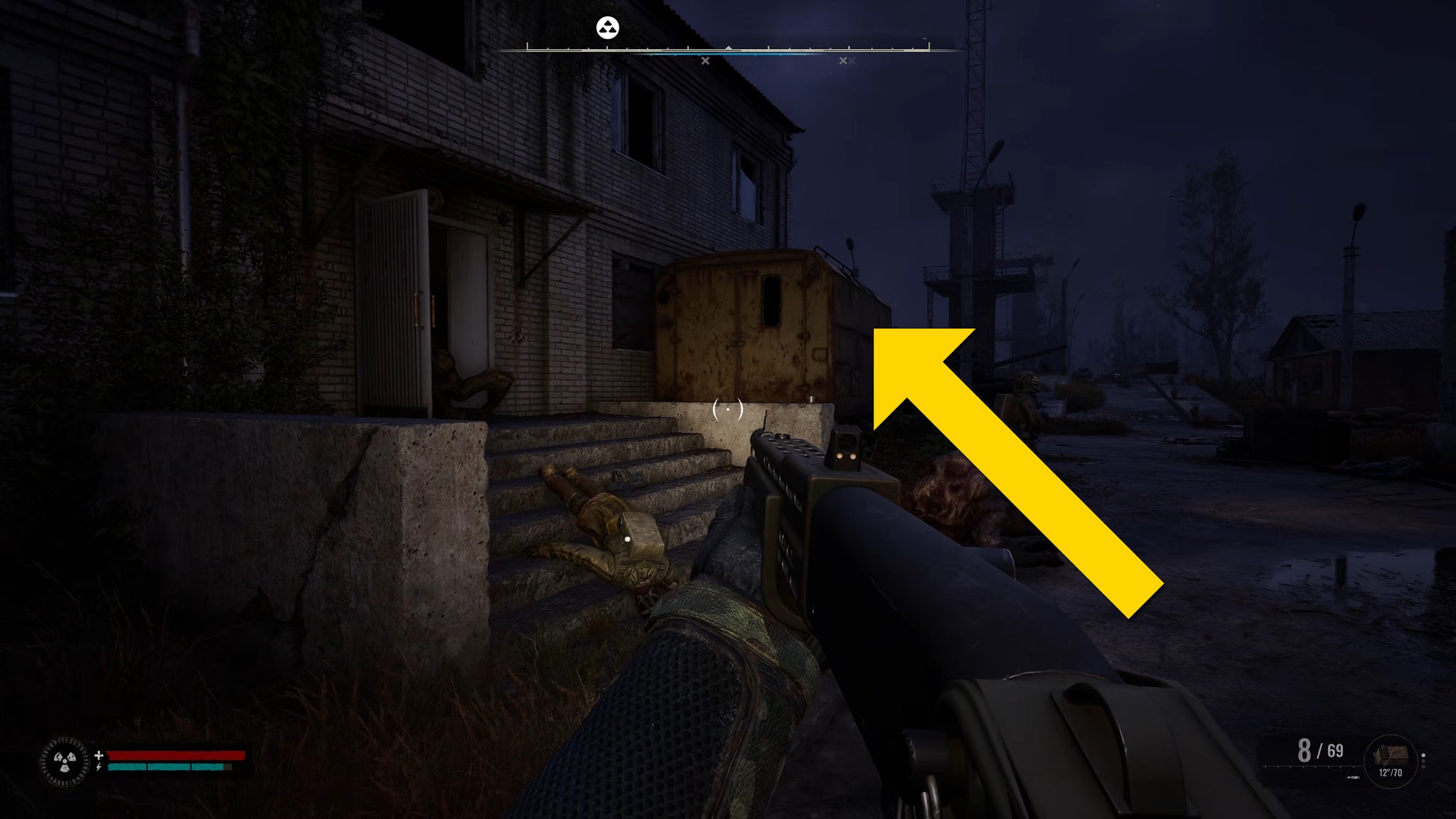 The player in Stalker 2 stands outside a building at night. - 21