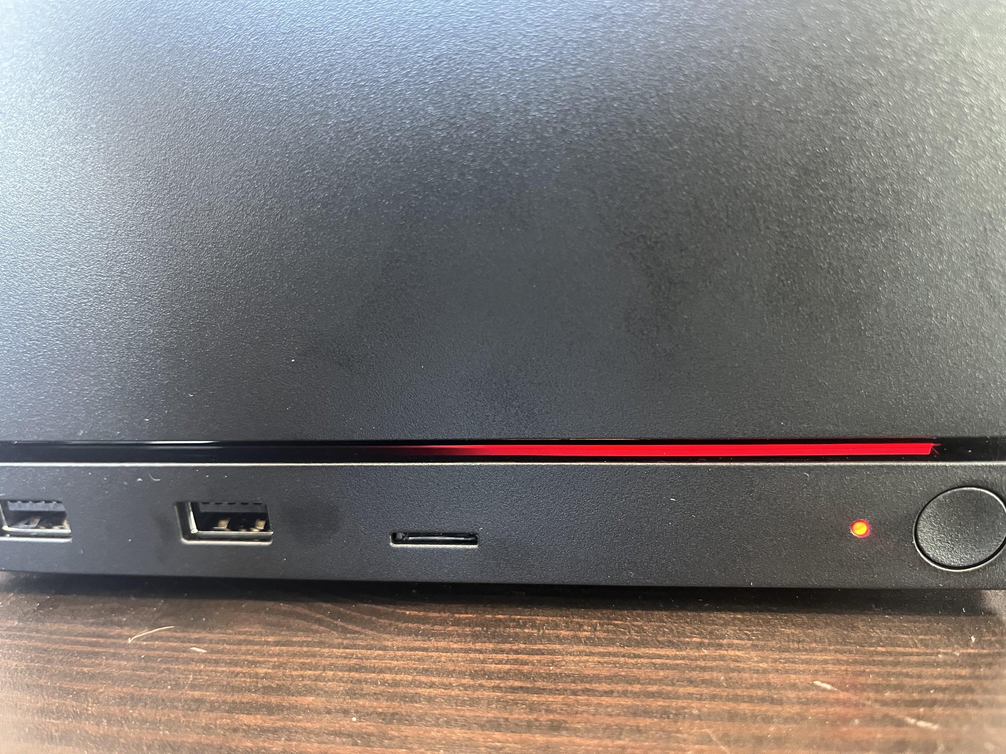 A Steam Machine showing a red line on the right half of the light bar