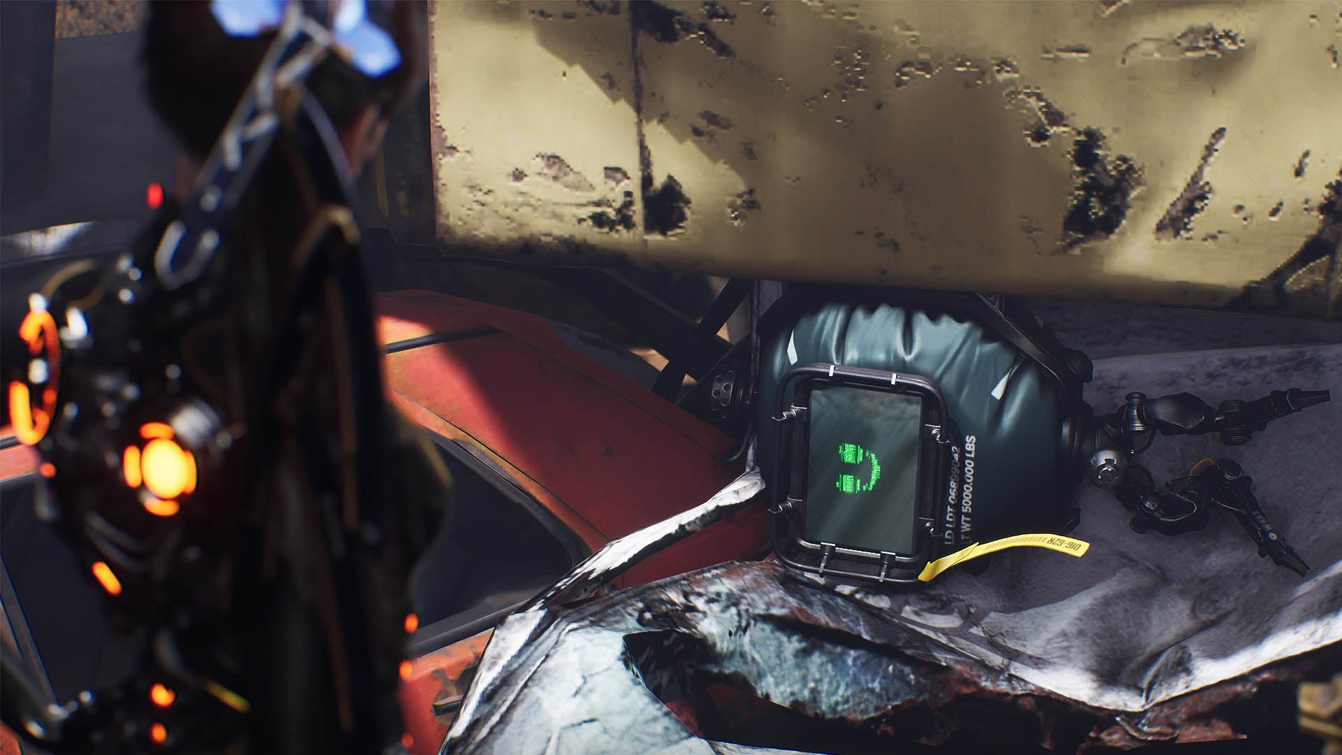 Stellar Blade Eve is facing a trapped robot with a happy face on its front screen.