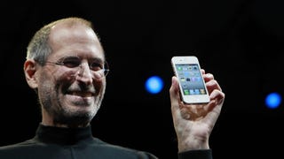 'Steve Jobs una volta lanciò un iPhone da una parte all'altra di una stanza solo per mostrarne la robustezza'