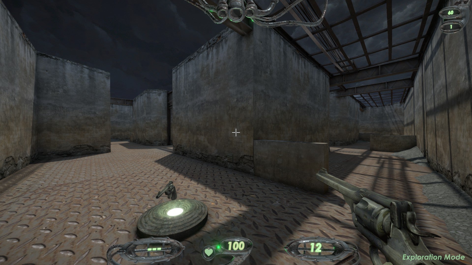 An arena in Straftat with grated steel floor and concrete walls. - 3