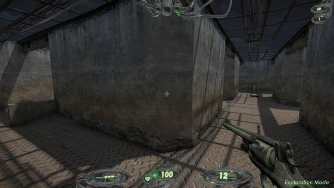 An arena in Straftat with grated steel floor and concrete walls.