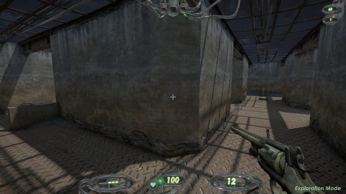 An arena in Straftat with grated steel floor and concrete walls.