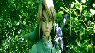 Life-size papercraft Link is pretty incredible
