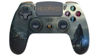 Herní ovladač pro PlayStation 4 s motivem Hogwarts Legacy – Landscape