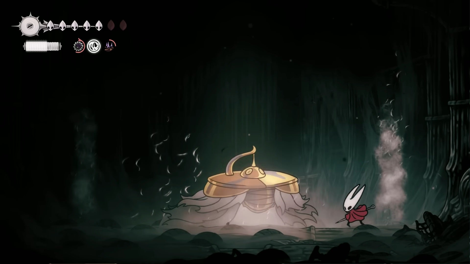 Hornet fights the Unravelled - a large golden figure wrapped in silk strands - in Hollow Knight: Silksong. - 43