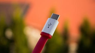 USB-C: l'UE impone un caricabatterie universale per il 2024