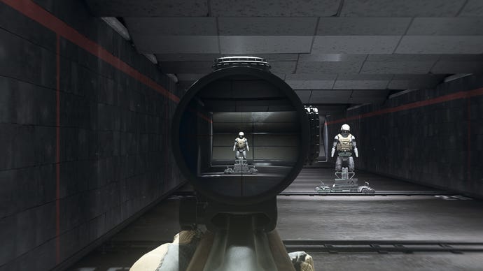 The player in Warzone 2.0 aims at a training dummy using the Corio CQC Scope optic attachment.