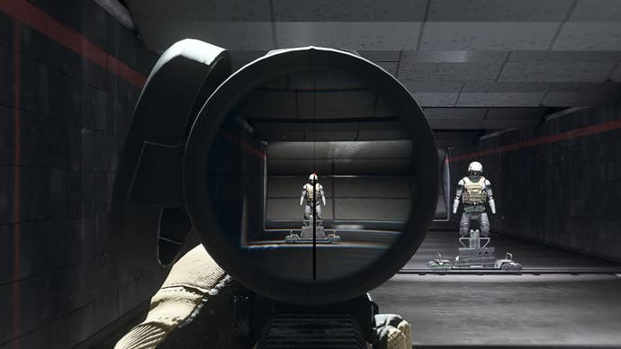 The player in Warzone 2.0 aims at a training dummy using the FTAC Charlie7 optic attachment.