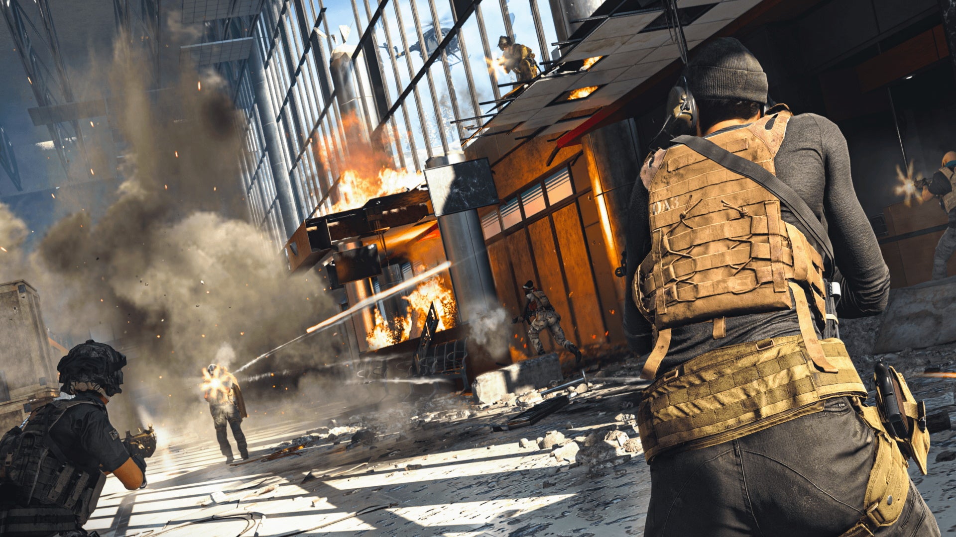 Players in combat in Warzone