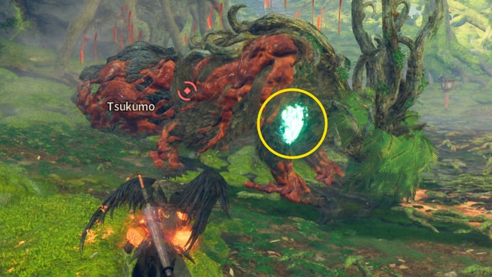 The player runs towards a wounded Sapscourge boss in Wild Hearts. A bright blue weak spot on the creature’s leg is highlighted with a yellow circle.