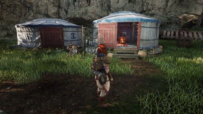 Der Spielercharakter betrachtet Gebäude in seinem Lager in Windstorm: The Legend of Khiimori