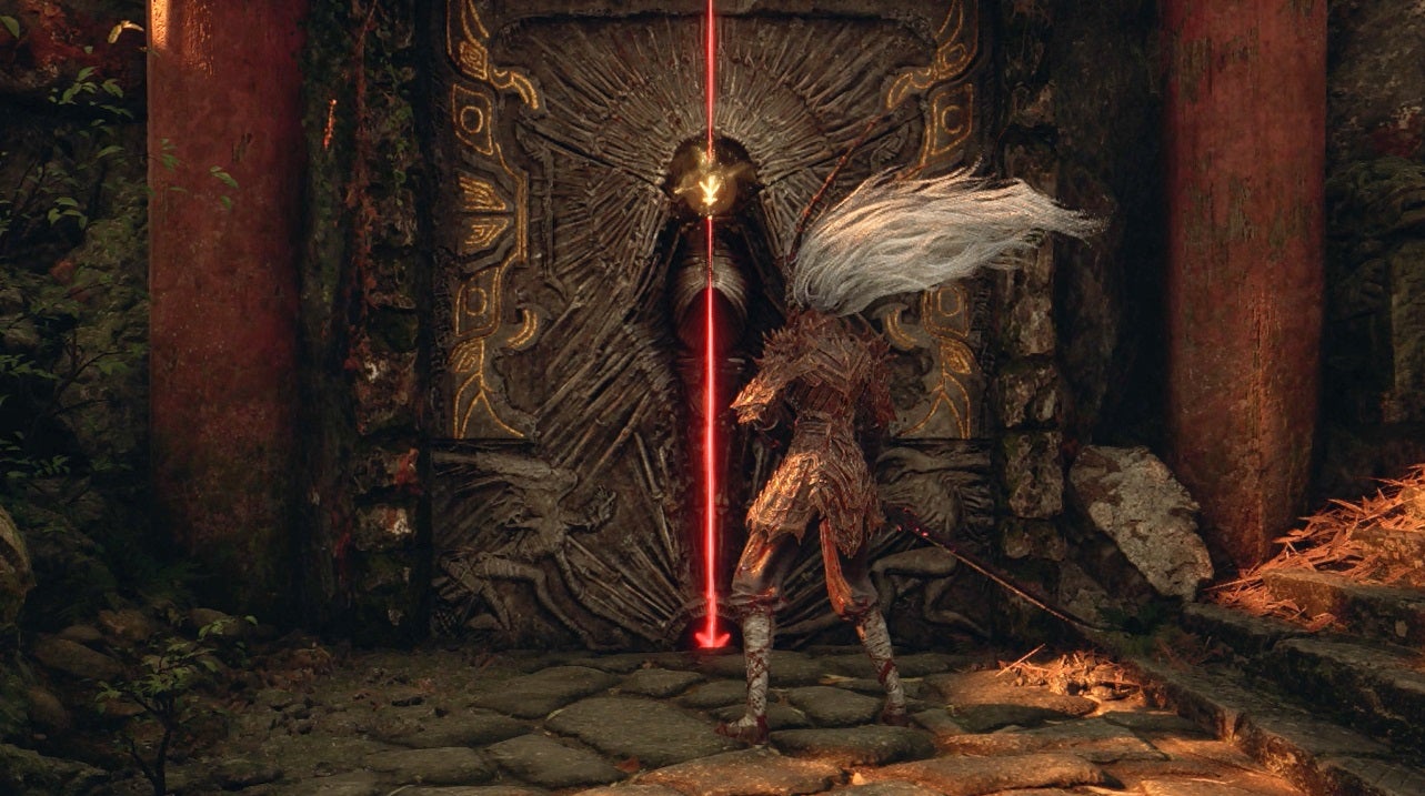 Wuchang stands before a glowing red riddle door in Wuchang Fallen Feathers. - 1