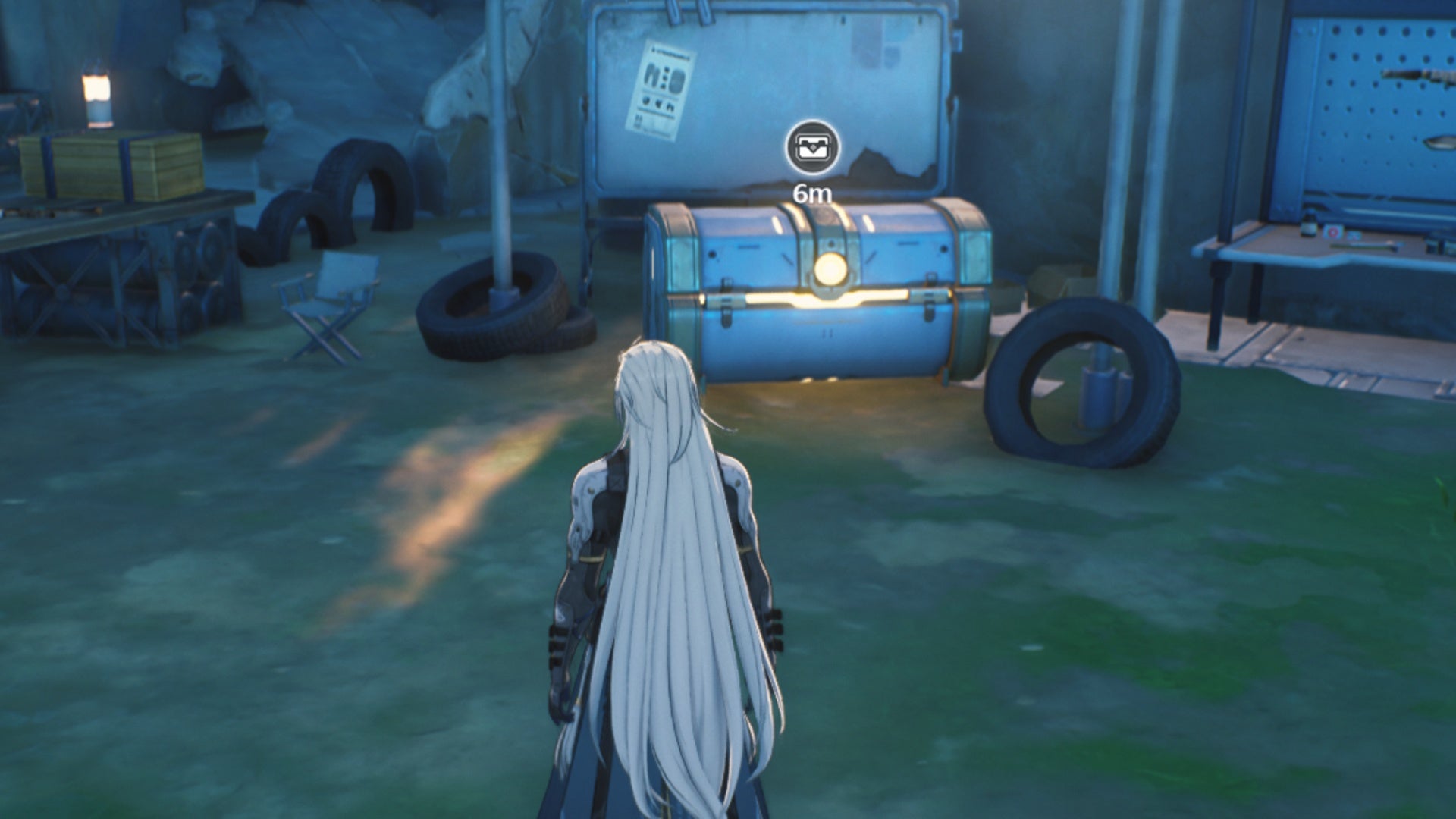 wuthering waves calcharo facing gold and white loot box