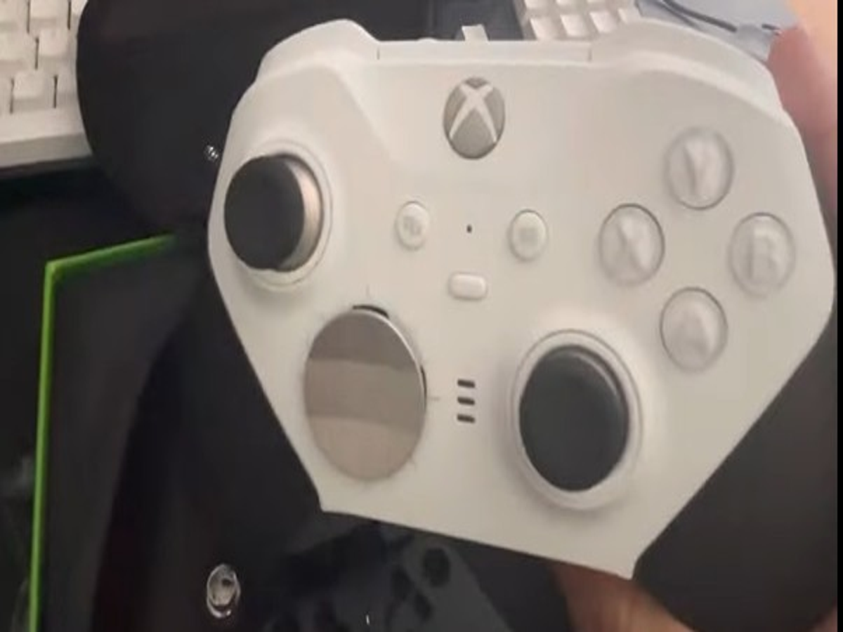  Xbox Elite Wireless Controller – White Special Edition :  Everything Else