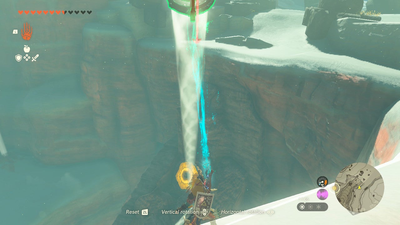 Link using Autohand to reflect light into the Heroine's Manuscript treasure location - 1