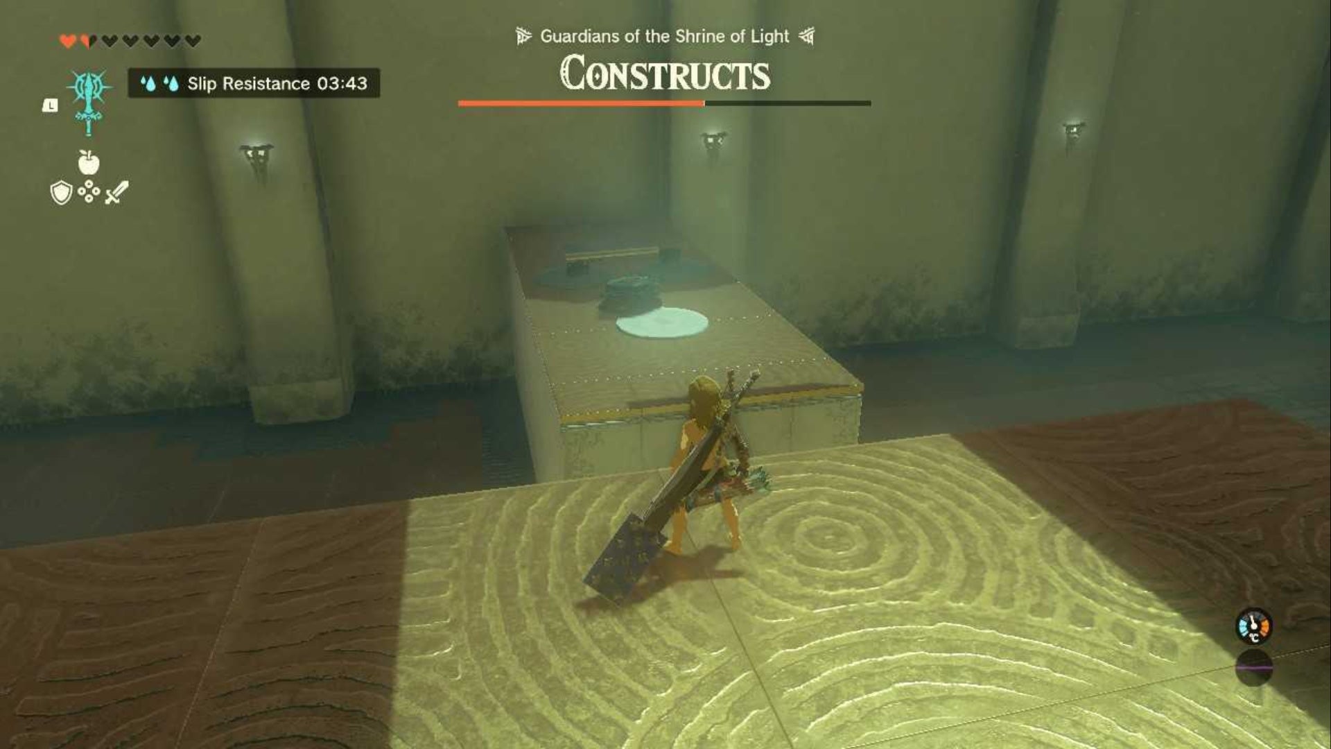 zelda totk mayachideg shrine link looking at separated platform with zonai devices on it